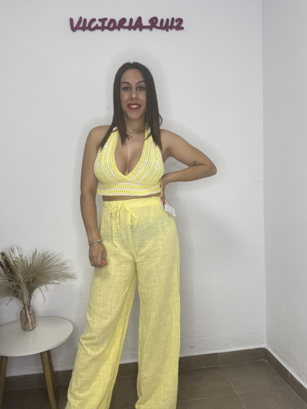 Top crochet amarillo
