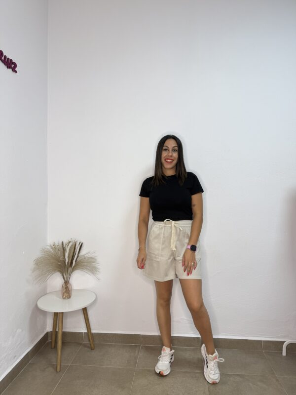 Pantalon bolsillos beig