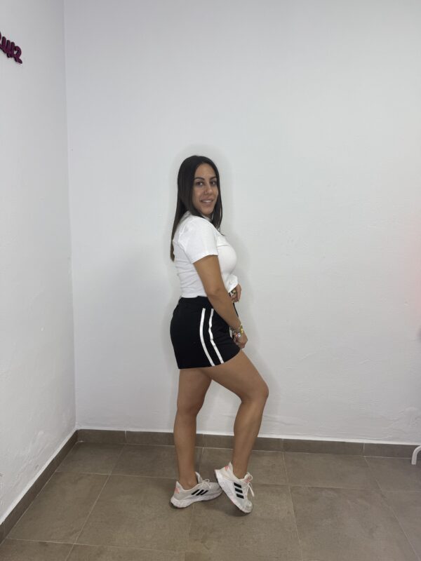 Short adid negro
