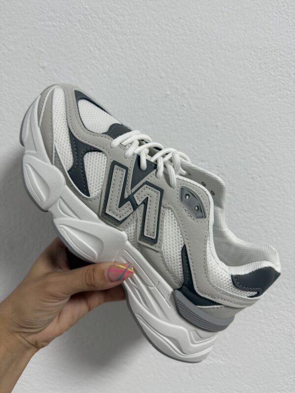 Deportes NB gris