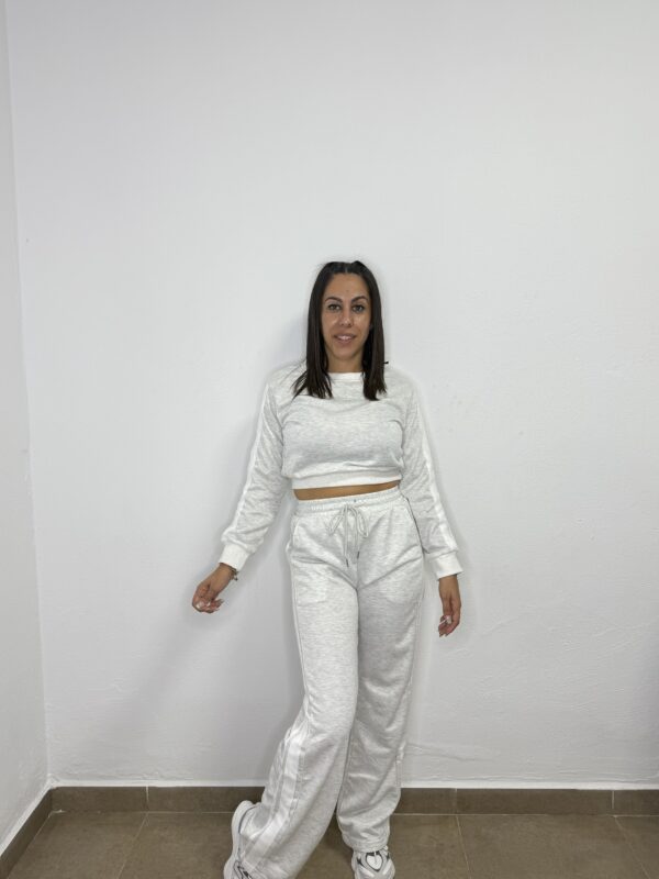 Conjunto deportivo Sonia gris - Imagen 2