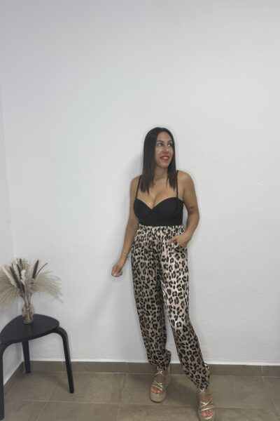 Pantalon satinado leopardo