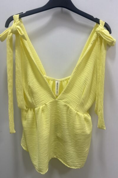 Top amarillo