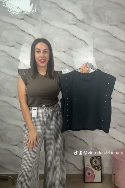 Camiseta tachuelas