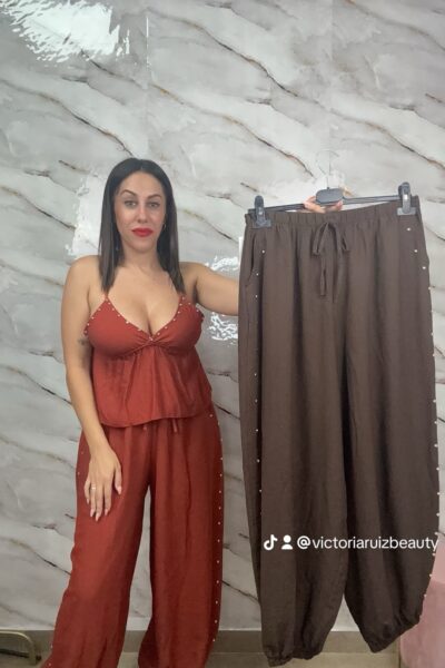 Pantalon bombacho tachuelas